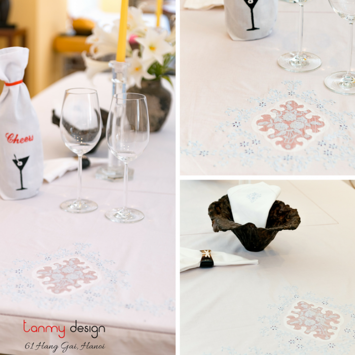 Rectangle chiffon patch embroidered table cloth (300x180cm) - include 12 napkins